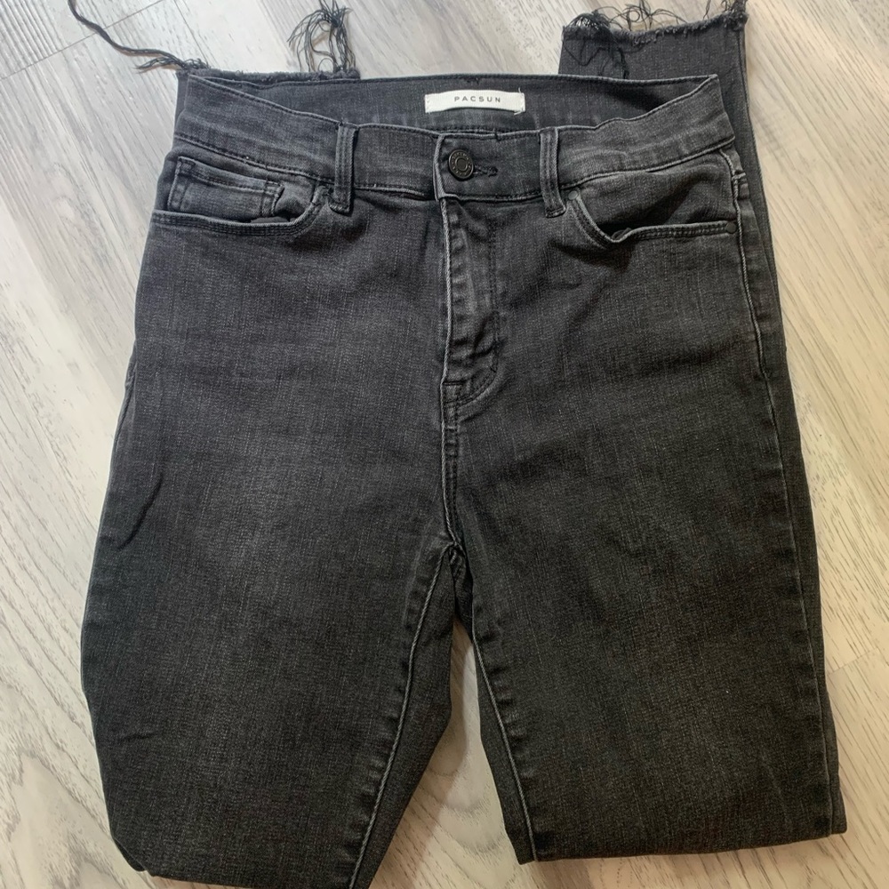 black pacsun high rise jeggings w ripped knees